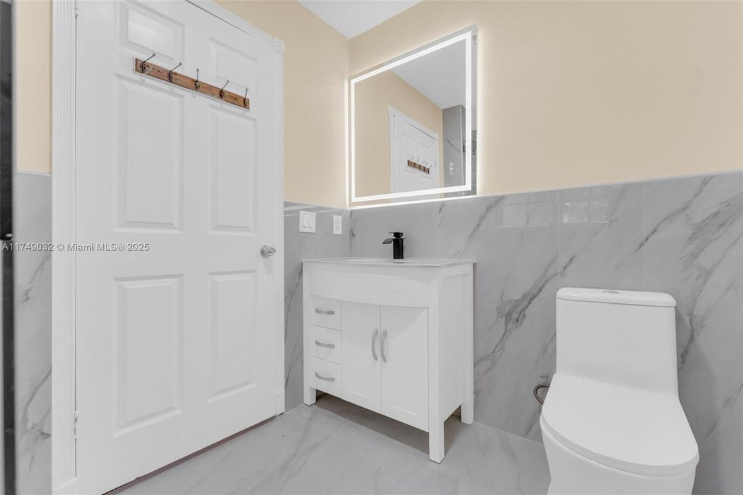 En Venta: $405,000 (3 camas, 2 baños, 1750 Pies cuadrados)