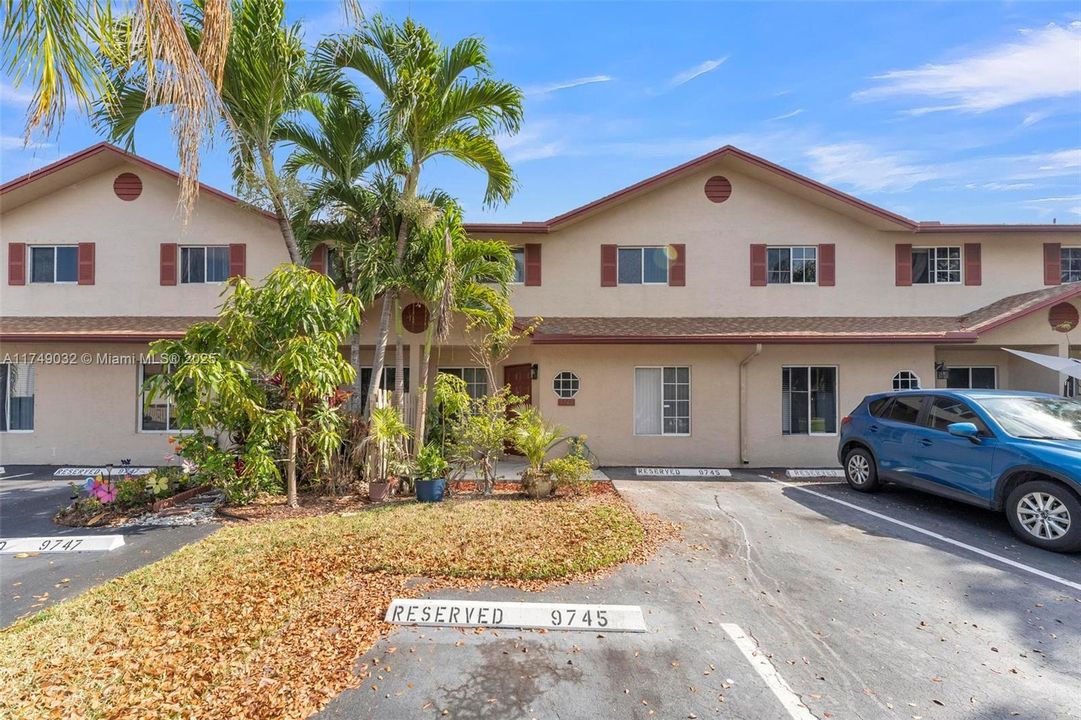 En Venta: $405,000 (3 camas, 2 baños, 1750 Pies cuadrados)