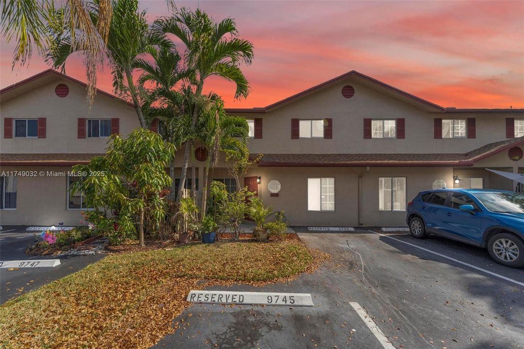 En Venta: $405,000 (3 camas, 2 baños, 1750 Pies cuadrados)