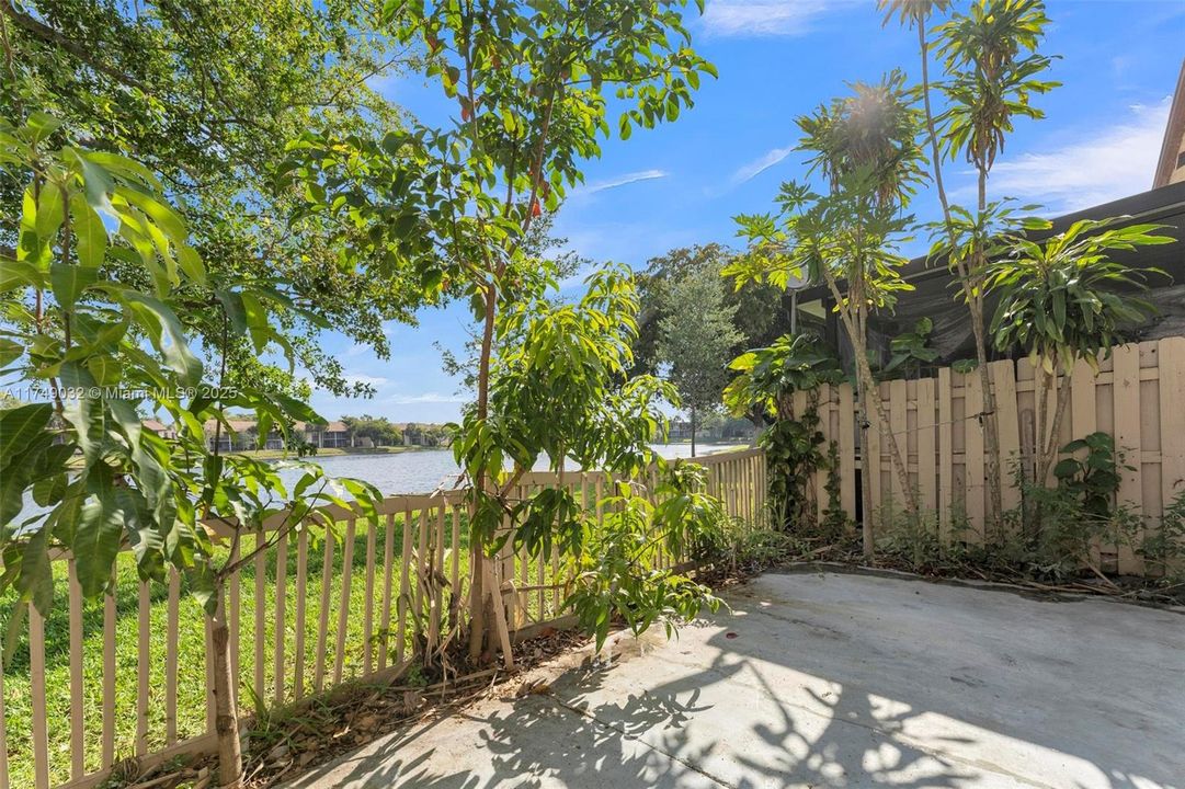 En Venta: $405,000 (3 camas, 2 baños, 1750 Pies cuadrados)