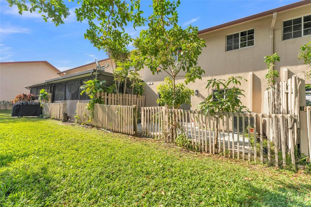 En Venta: $405,000 (3 camas, 2 baños, 1750 Pies cuadrados)