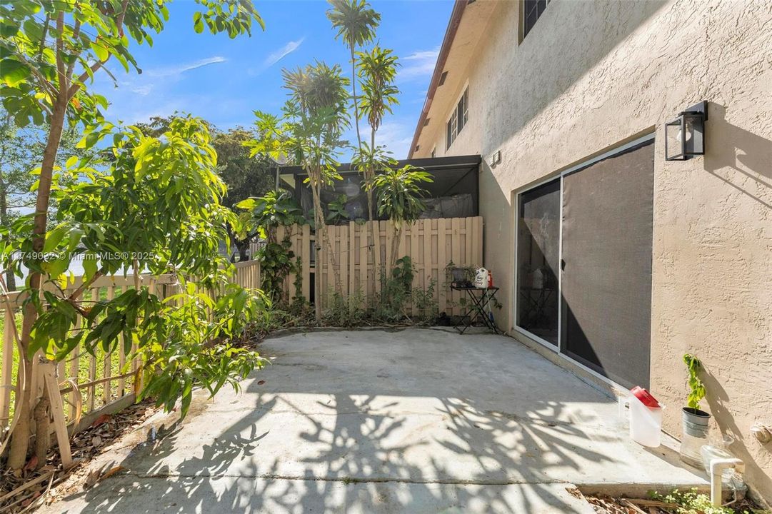 En Venta: $405,000 (3 camas, 2 baños, 1750 Pies cuadrados)