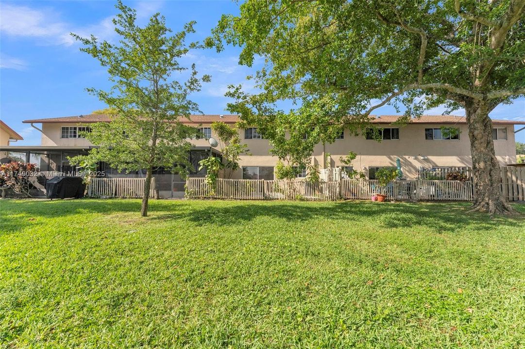 En Venta: $405,000 (3 camas, 2 baños, 1750 Pies cuadrados)