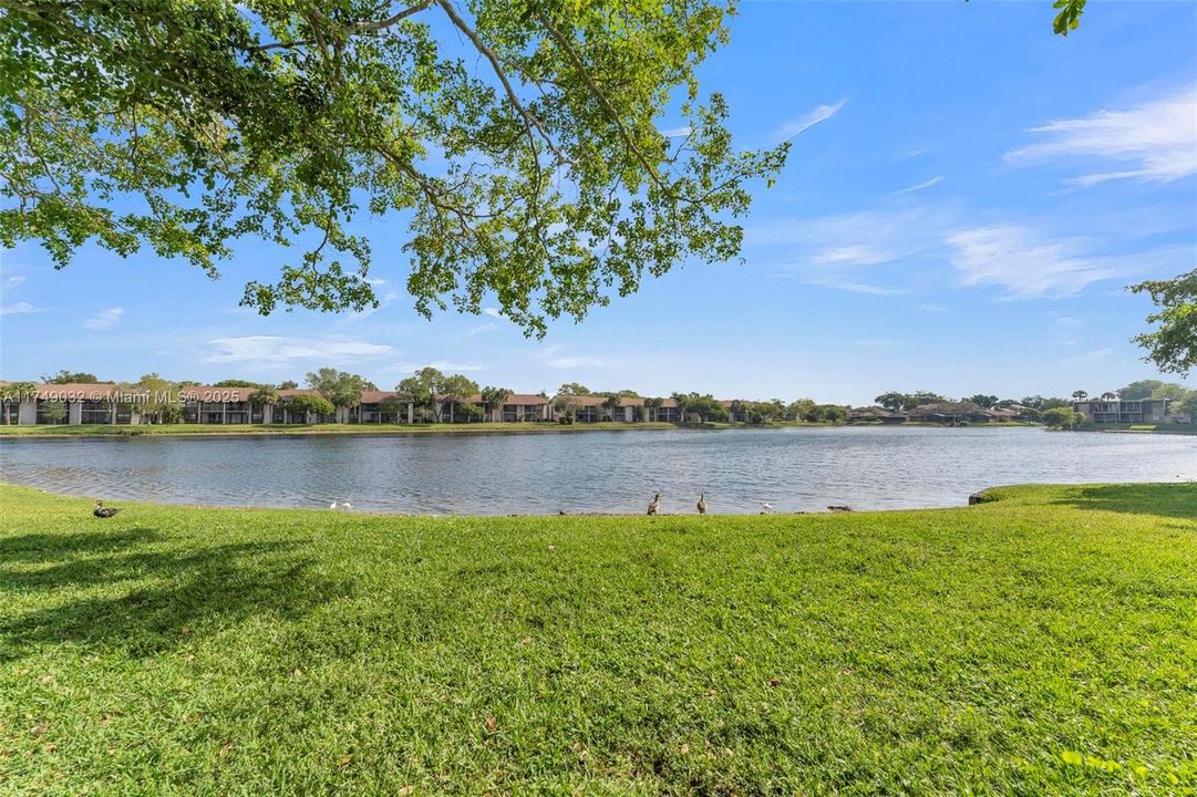 En Venta: $405,000 (3 camas, 2 baños, 1750 Pies cuadrados)