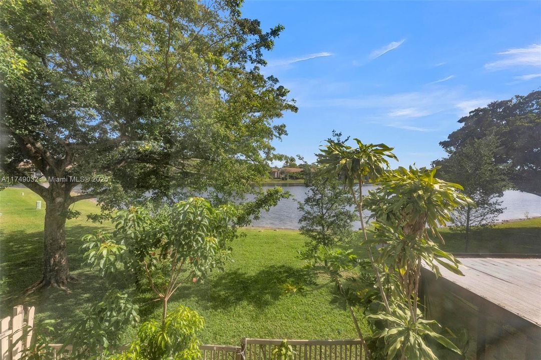 En Venta: $405,000 (3 camas, 2 baños, 1750 Pies cuadrados)