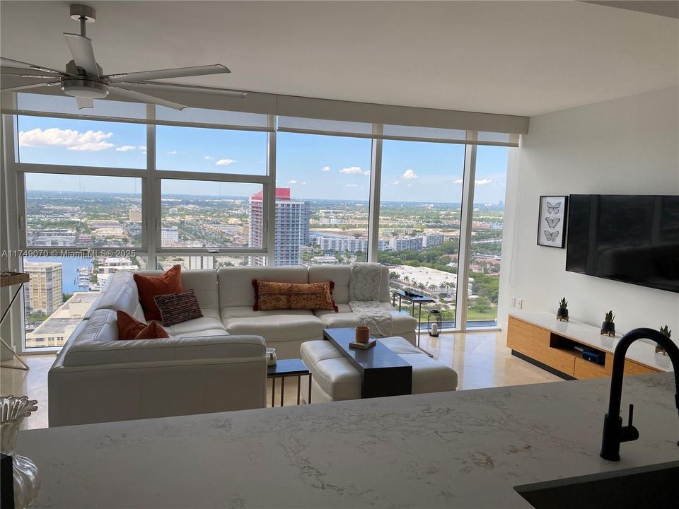 En Venta: $749,000 (1 camas, 1 baños, 871 Pies cuadrados)