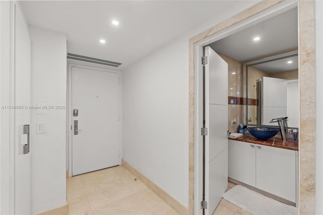 For Sale: $1,850,000 (2 beds, 2 baths, 1380 Square Feet)