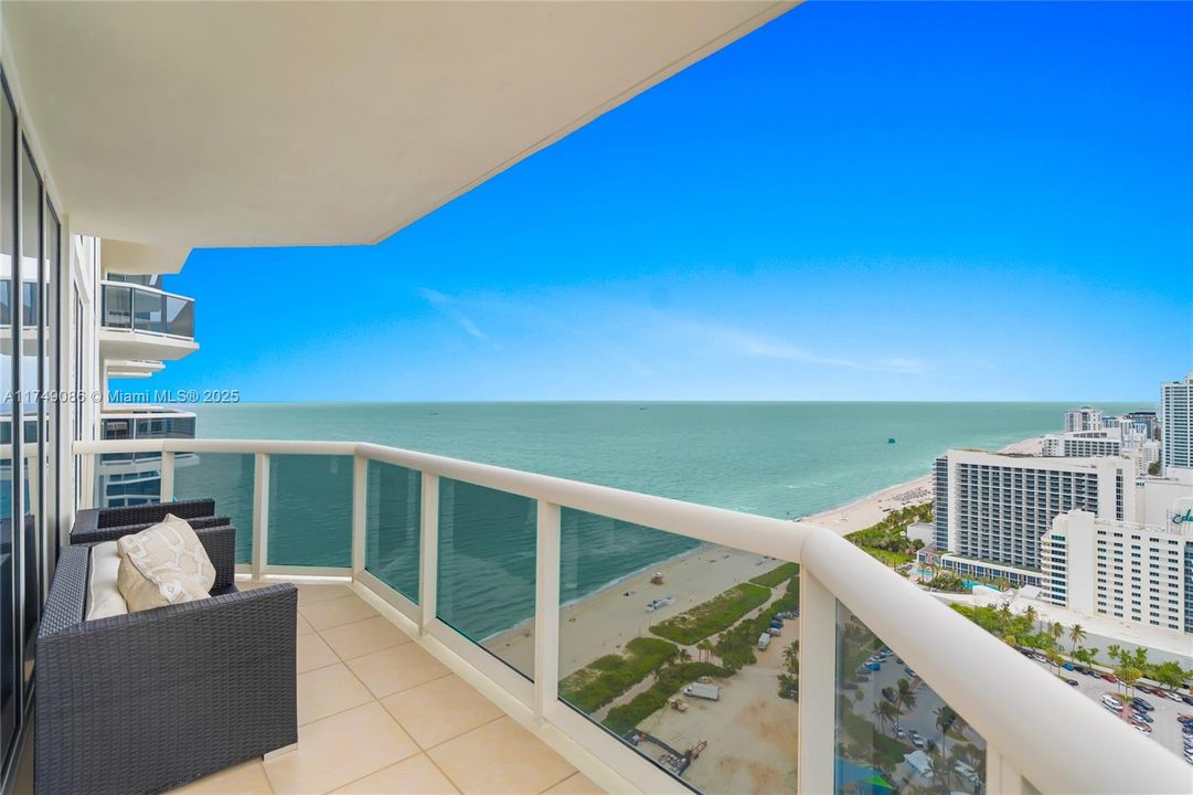 For Sale: $1,850,000 (2 beds, 2 baths, 1380 Square Feet)