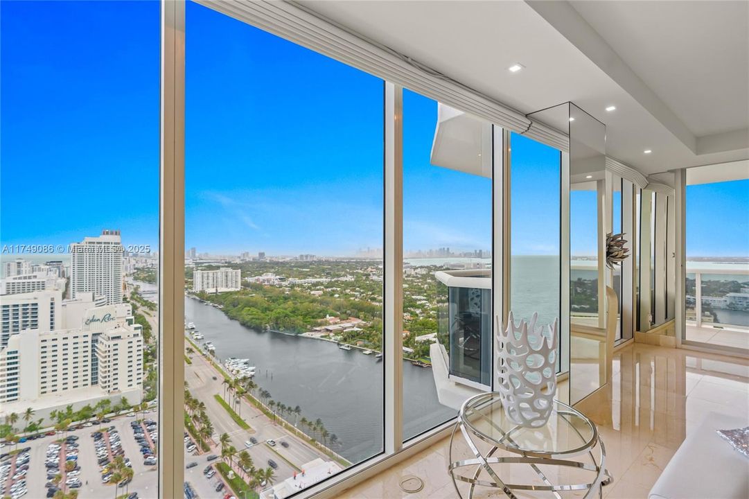 For Sale: $1,850,000 (2 beds, 2 baths, 1380 Square Feet)