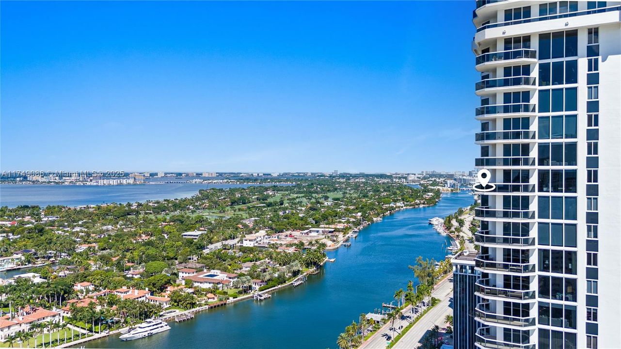 For Sale: $1,850,000 (2 beds, 2 baths, 1380 Square Feet)