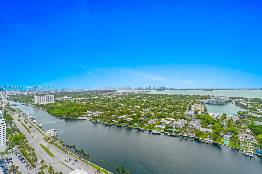 For Sale: $1,850,000 (2 beds, 2 baths, 1380 Square Feet)