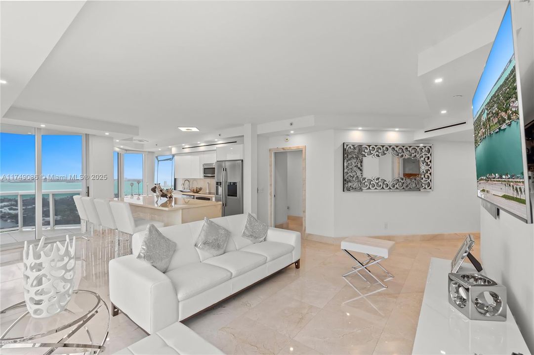 For Sale: $1,850,000 (2 beds, 2 baths, 1380 Square Feet)