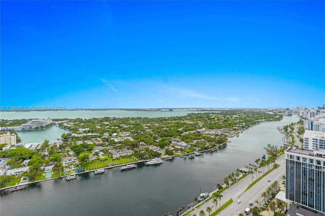 For Sale: $1,850,000 (2 beds, 2 baths, 1380 Square Feet)