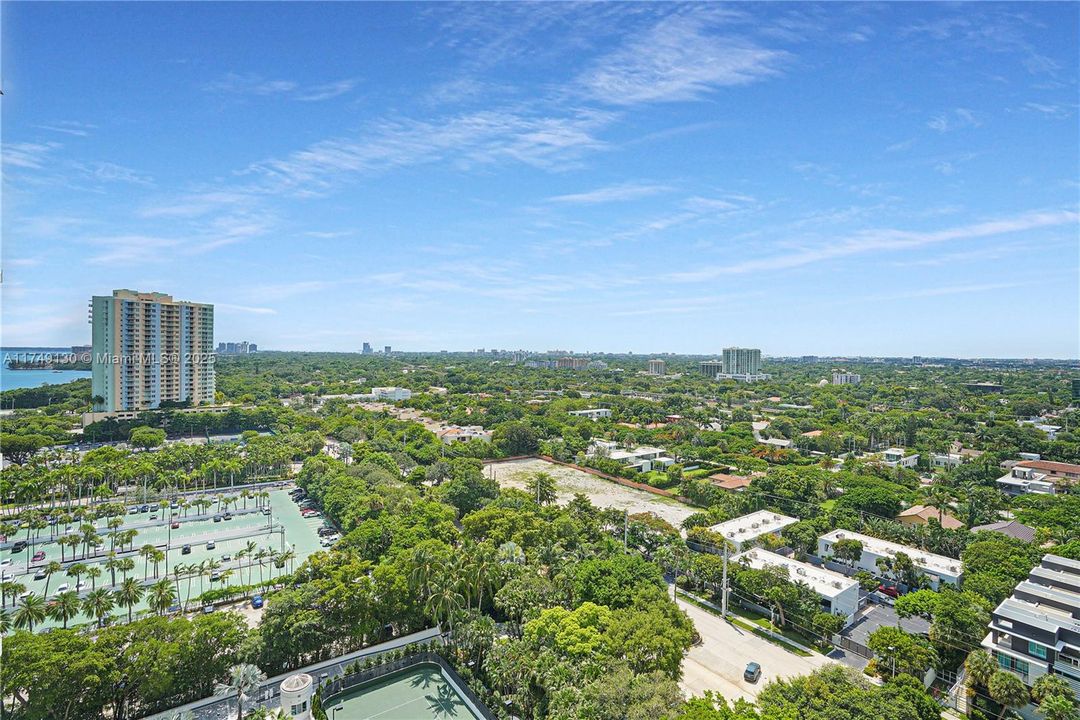 待售: $835,000 (2 贝兹, 2 浴室, 1367 平方英尺)