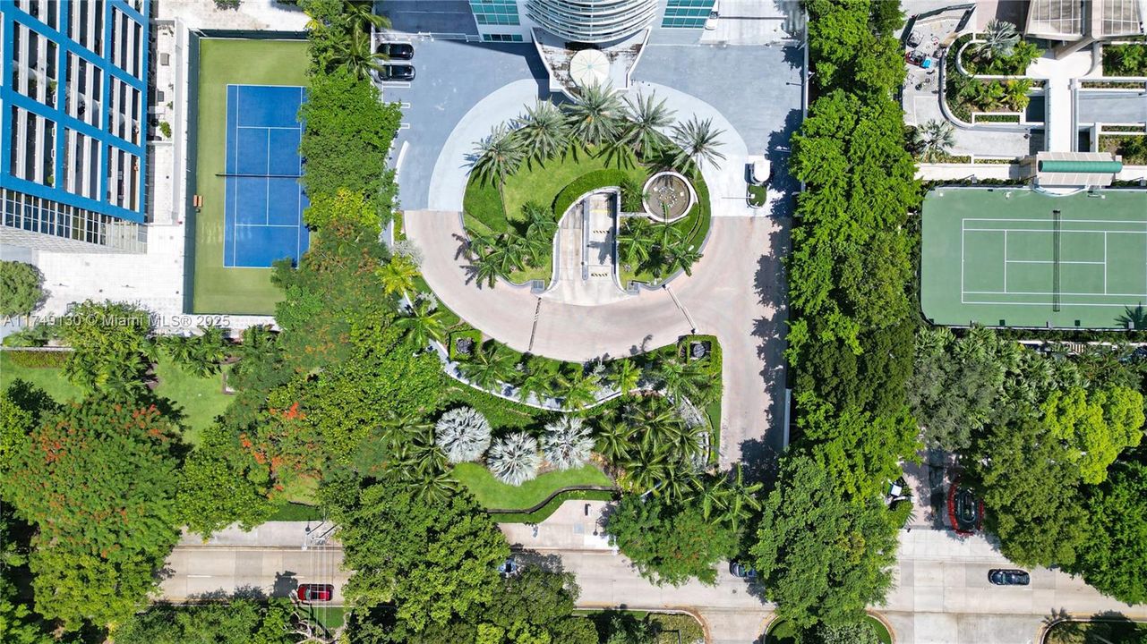 待售: $835,000 (2 贝兹, 2 浴室, 1367 平方英尺)