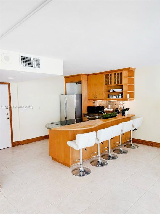 Recently Sold: $495,000 (1 beds, 1 baths, 656 Square Feet)
