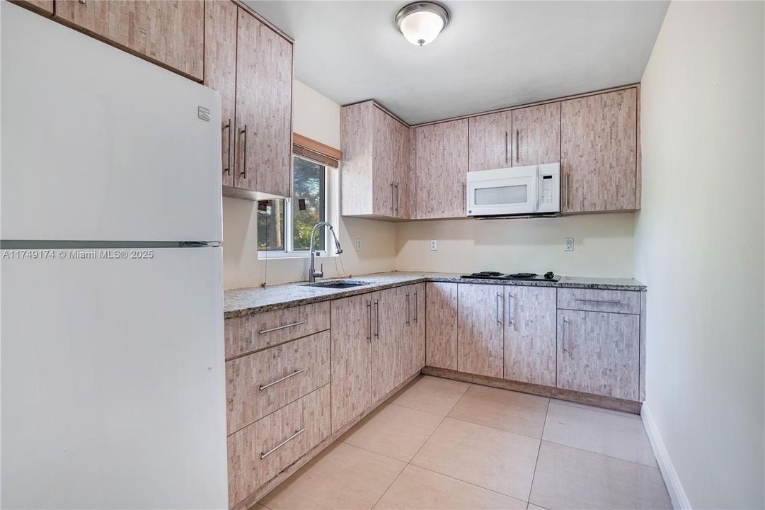 Recently Rented: $2,950 (3 beds, 2 baths, 2433 Square Feet)