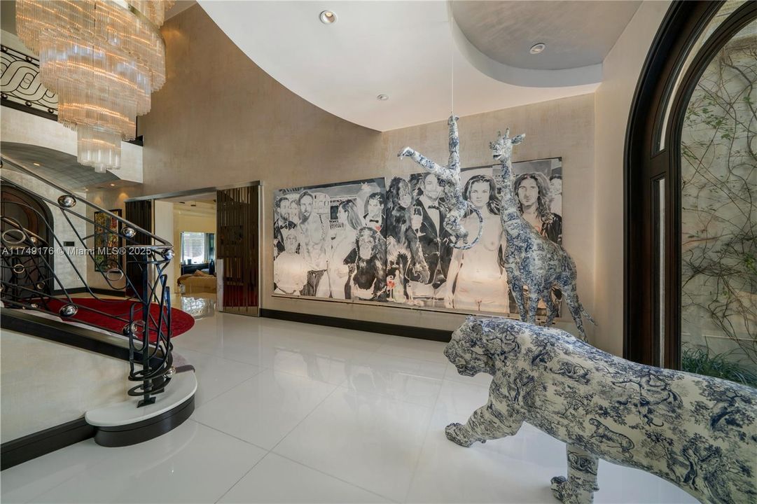 合同活跃: $34,500,000 (9 贝兹, 9 浴室, 12190 平方英尺)