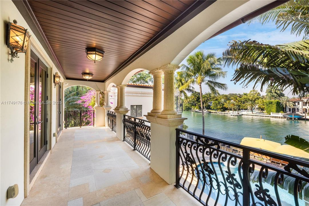 合同活跃: $34,500,000 (9 贝兹, 9 浴室, 12190 平方英尺)