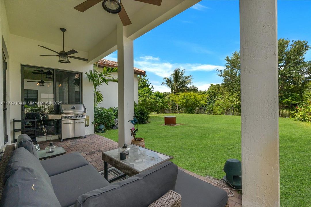 Active With Contract: $1,100,000 (4 beds, 3 baths, 2720 Square Feet)