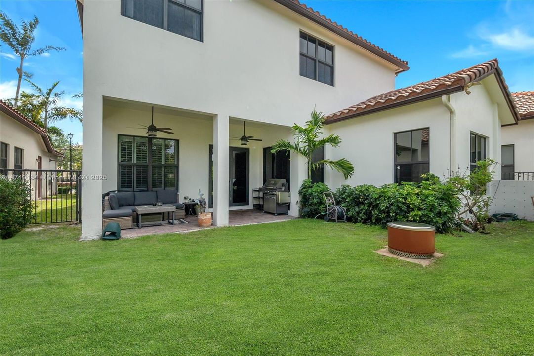 Active With Contract: $1,100,000 (4 beds, 3 baths, 2720 Square Feet)