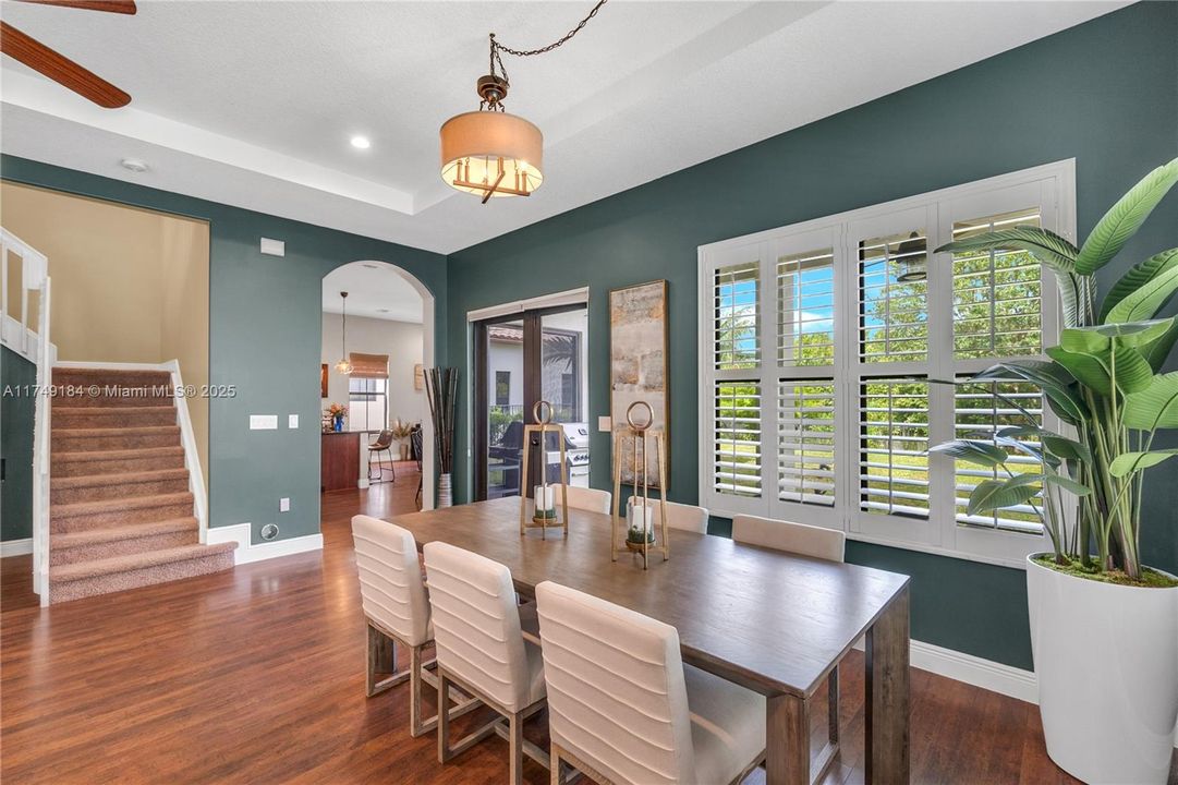 Active With Contract: $1,100,000 (4 beds, 3 baths, 2720 Square Feet)