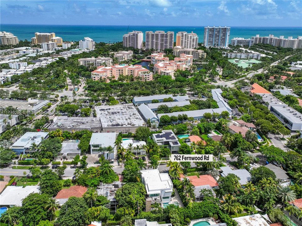 Recently Sold: $4,999,000 (6 beds, 5 baths, 3584 Square Feet)