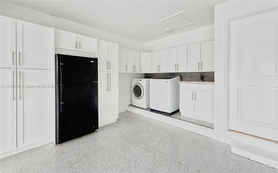 Недавно арендовано: $6,950 (3 спален, 3 ванн, 2242 Квадратных фут)