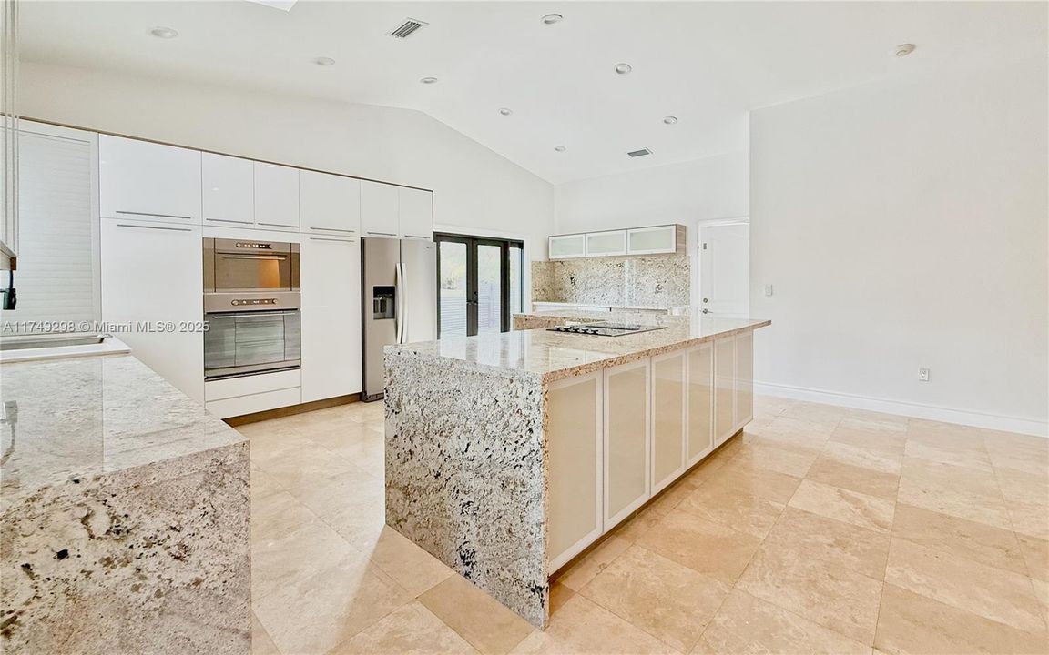 Недавно арендовано: $6,950 (3 спален, 3 ванн, 2242 Квадратных фут)