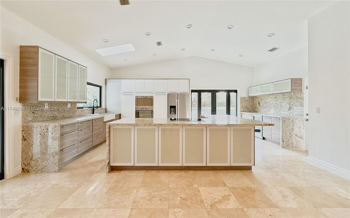 Недавно арендовано: $6,950 (3 спален, 3 ванн, 2242 Квадратных фут)