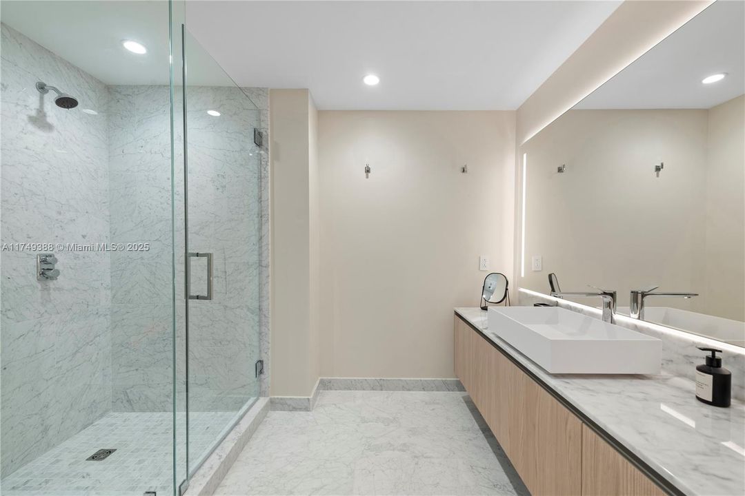 For Sale: $5,500,000 (3 beds, 4 baths, 2882 Square Feet)