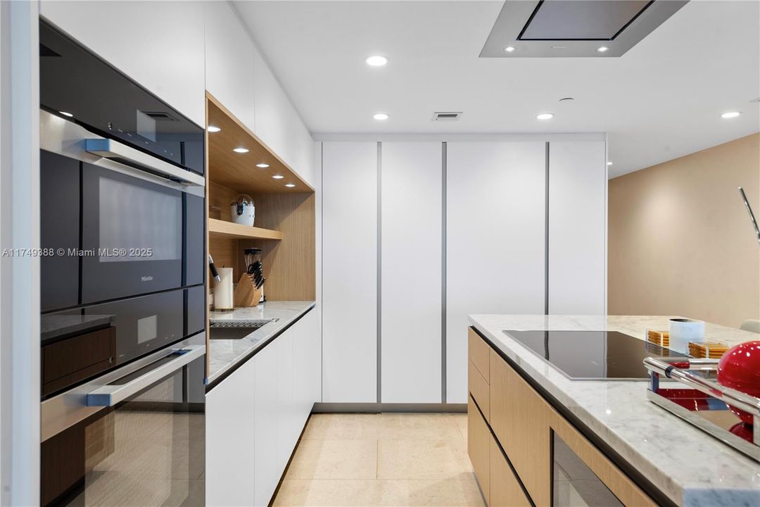 For Sale: $5,500,000 (3 beds, 4 baths, 2882 Square Feet)