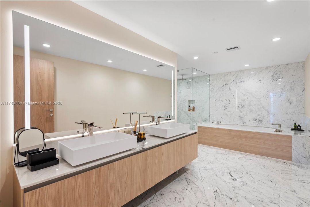 For Sale: $5,500,000 (3 beds, 4 baths, 2882 Square Feet)