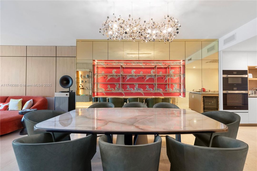 For Sale: $5,500,000 (3 beds, 4 baths, 2882 Square Feet)