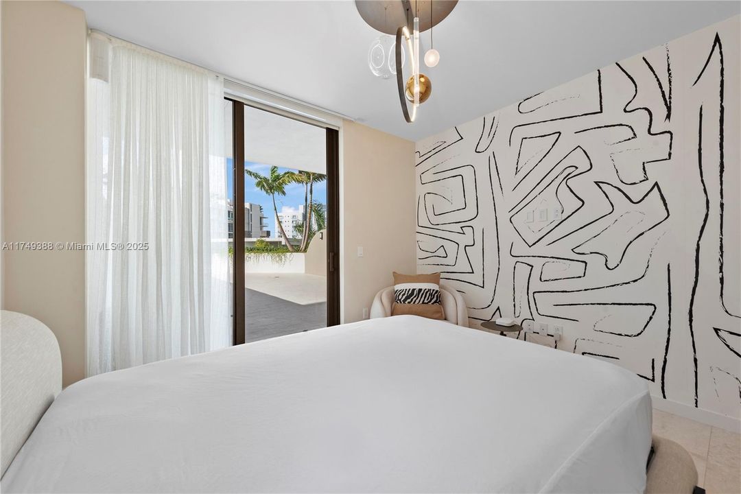 For Sale: $5,500,000 (3 beds, 4 baths, 2882 Square Feet)