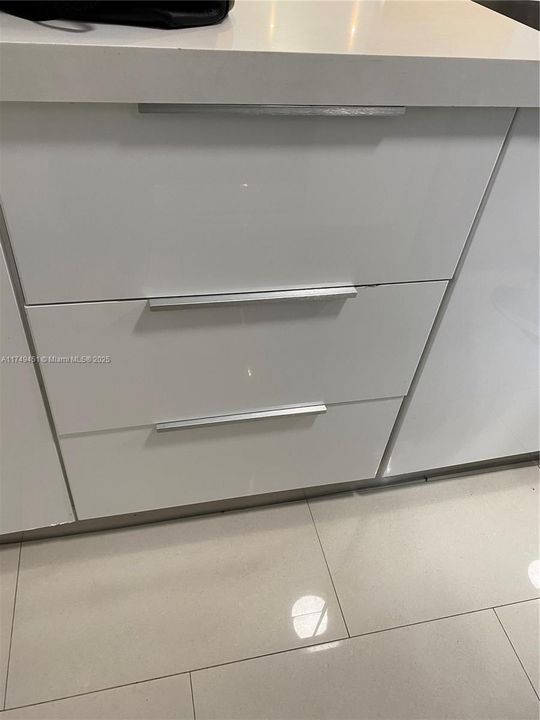 最近租的: $4,200 (2 贝兹, 3 浴室, 1200 平方英尺)