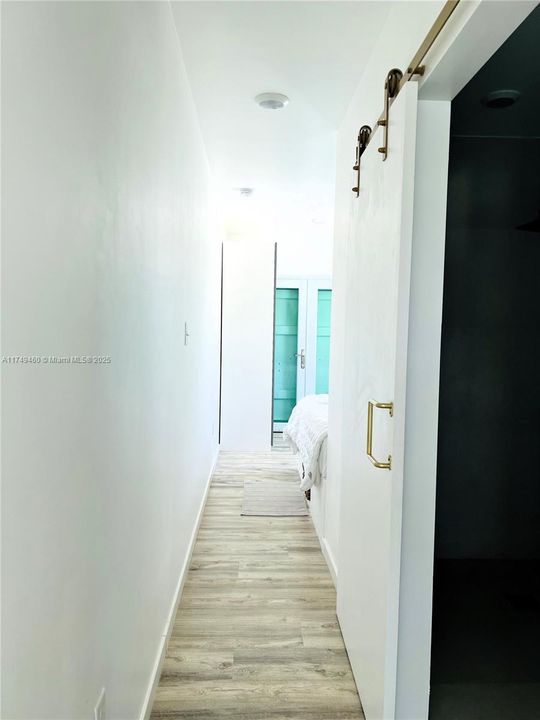 Hallway to 1st floor guest room