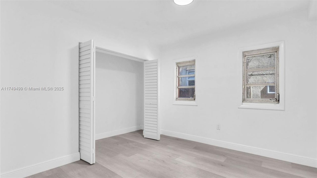 Recently Rented: $2,750 (3 beds, 2 baths, 2894 Square Feet)