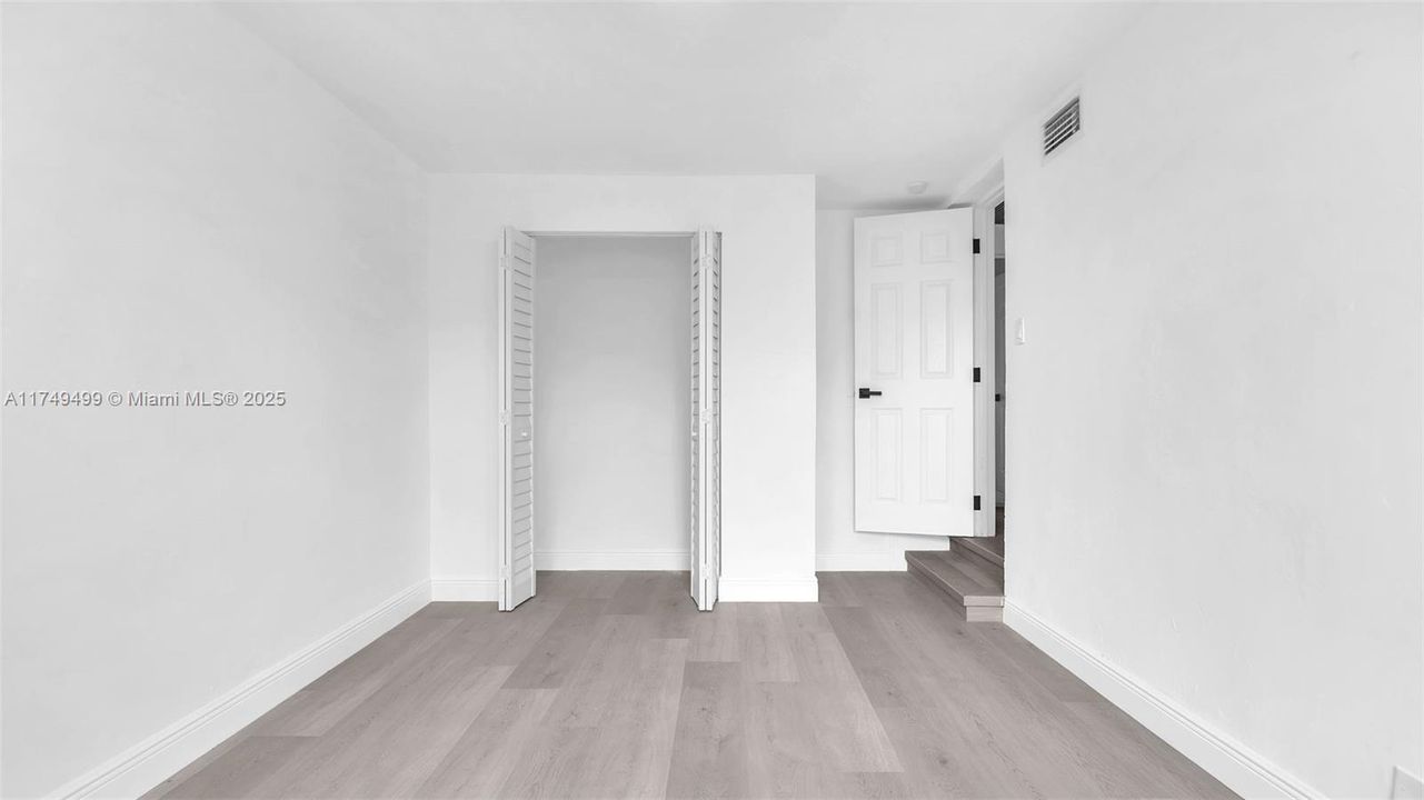 Recently Rented: $2,750 (3 beds, 2 baths, 2894 Square Feet)