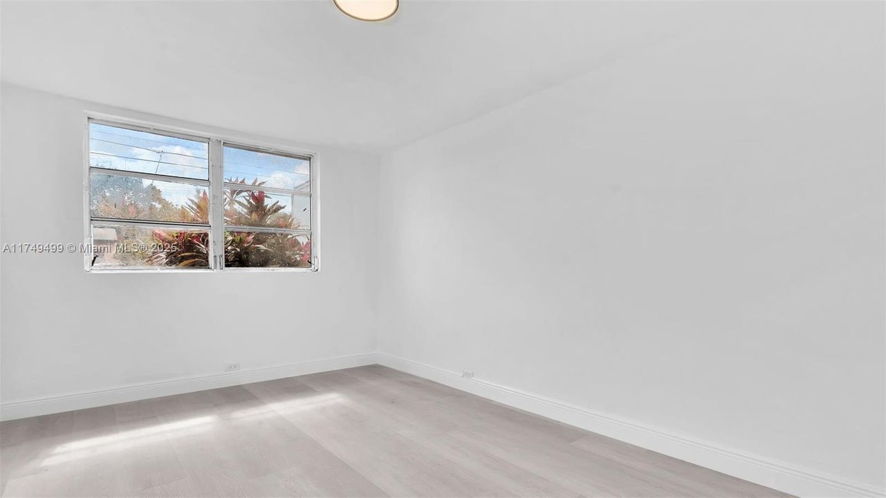 Recently Rented: $2,750 (3 beds, 2 baths, 2894 Square Feet)