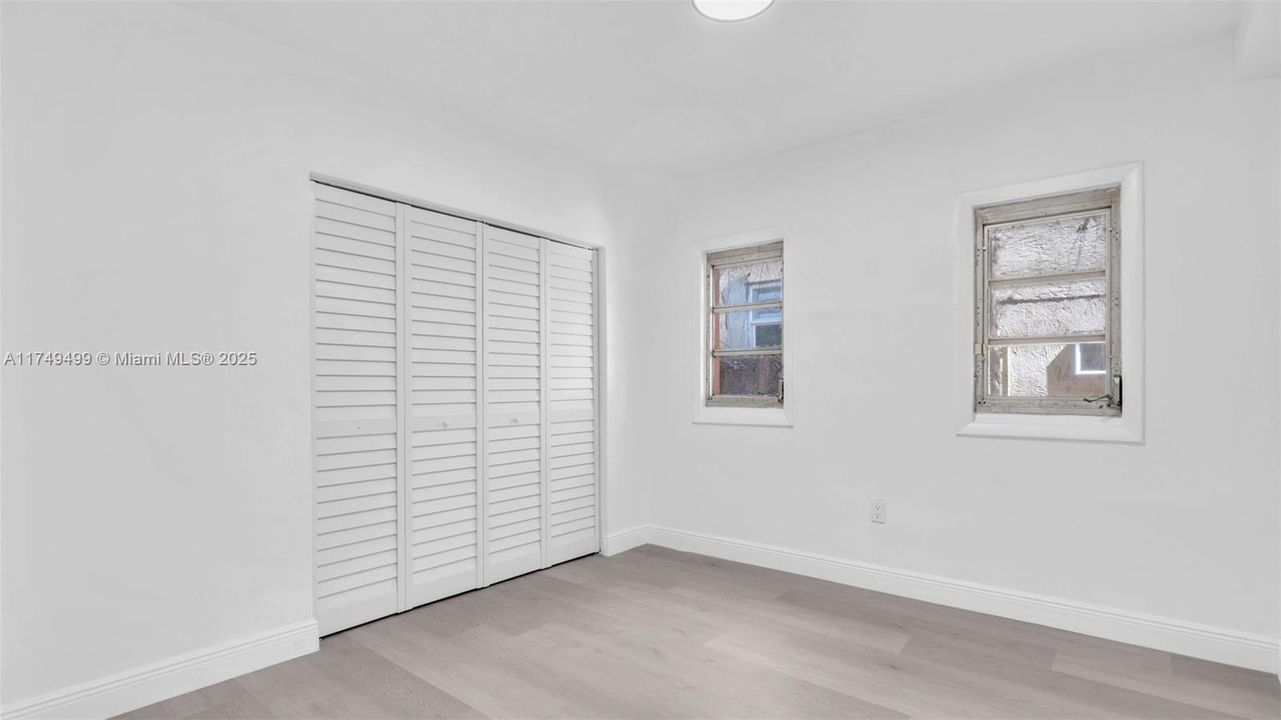 Recently Rented: $2,750 (3 beds, 2 baths, 2894 Square Feet)