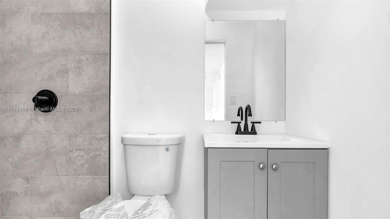 Recently Rented: $2,750 (3 beds, 2 baths, 2894 Square Feet)