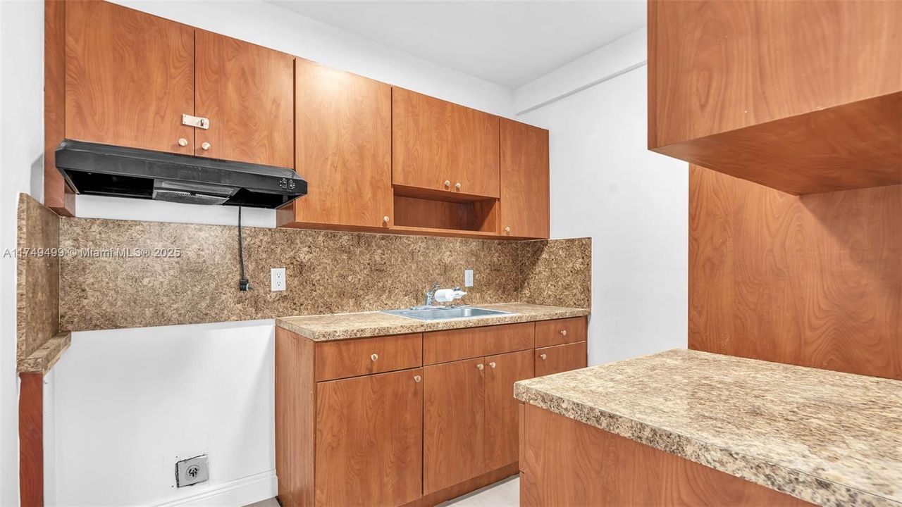 Recently Rented: $2,750 (3 beds, 2 baths, 2894 Square Feet)