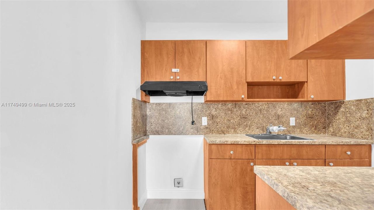 Recently Rented: $2,750 (3 beds, 2 baths, 2894 Square Feet)