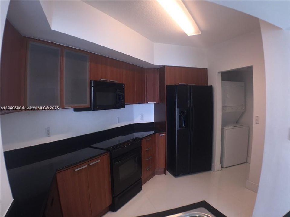 For Sale: $1,550,000 (2 beds, 2 baths, 1602 Square Feet)