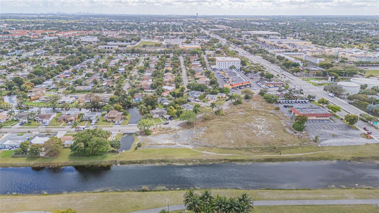 For Sale: $4,500,000 (2.73 acres)