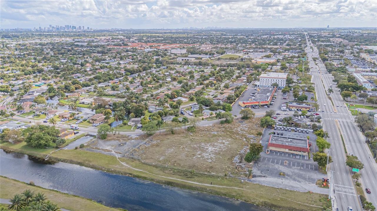 For Sale: $4,500,000 (2.73 acres)