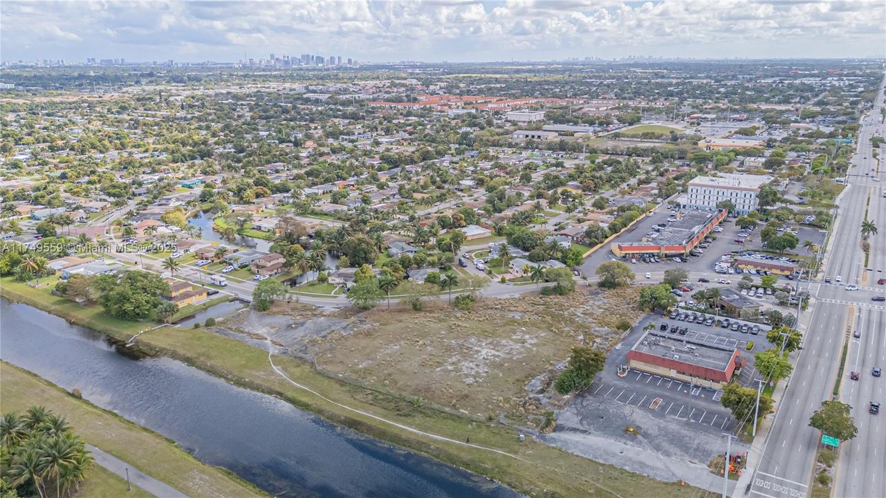 For Sale: $4,500,000 (2.73 acres)