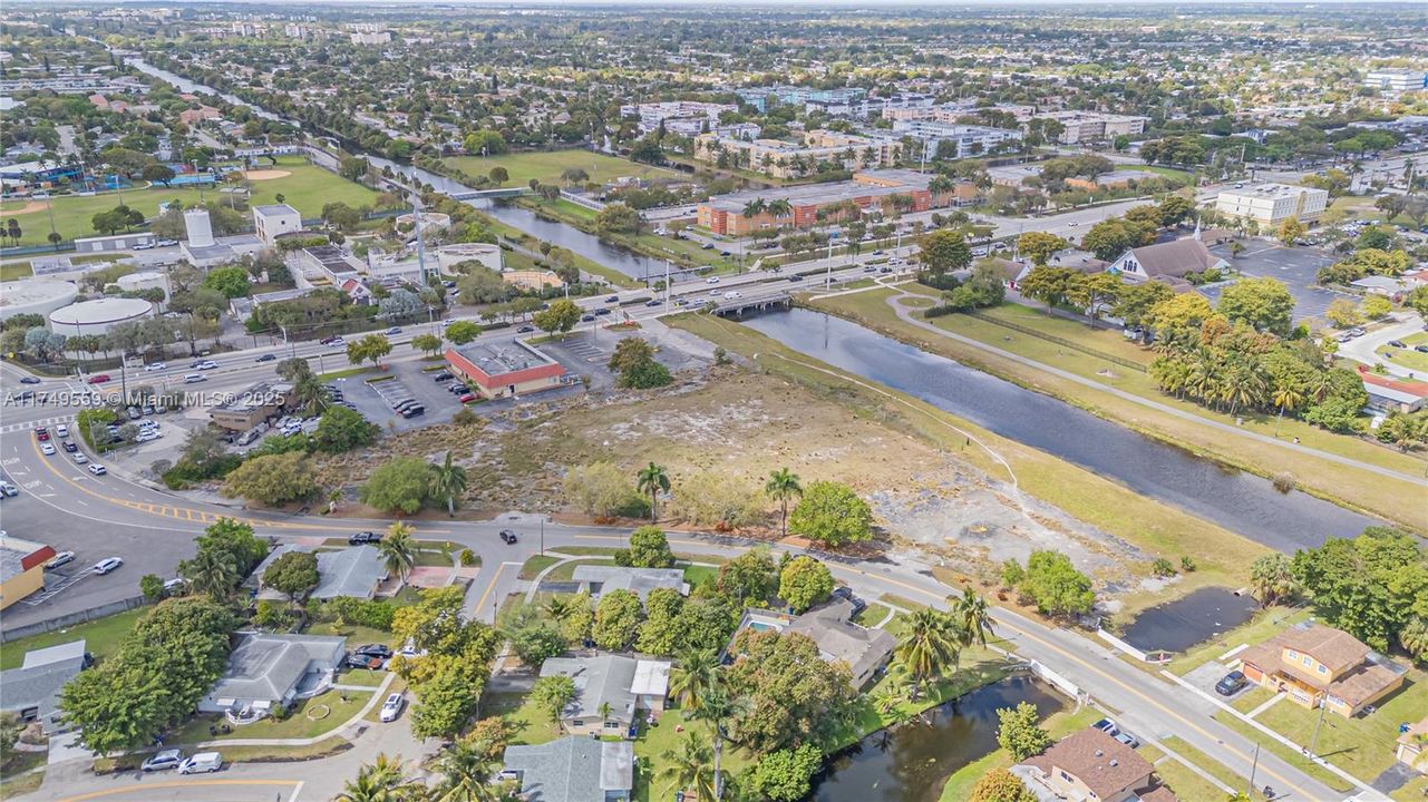 For Sale: $4,500,000 (2.73 acres)