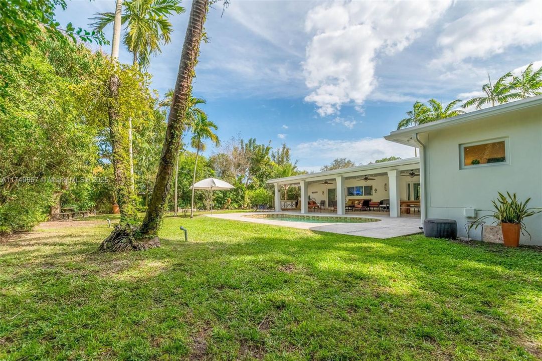 На продажу: $1,785,000 (4 спален, 2 ванн, 2382 Квадратных фут)